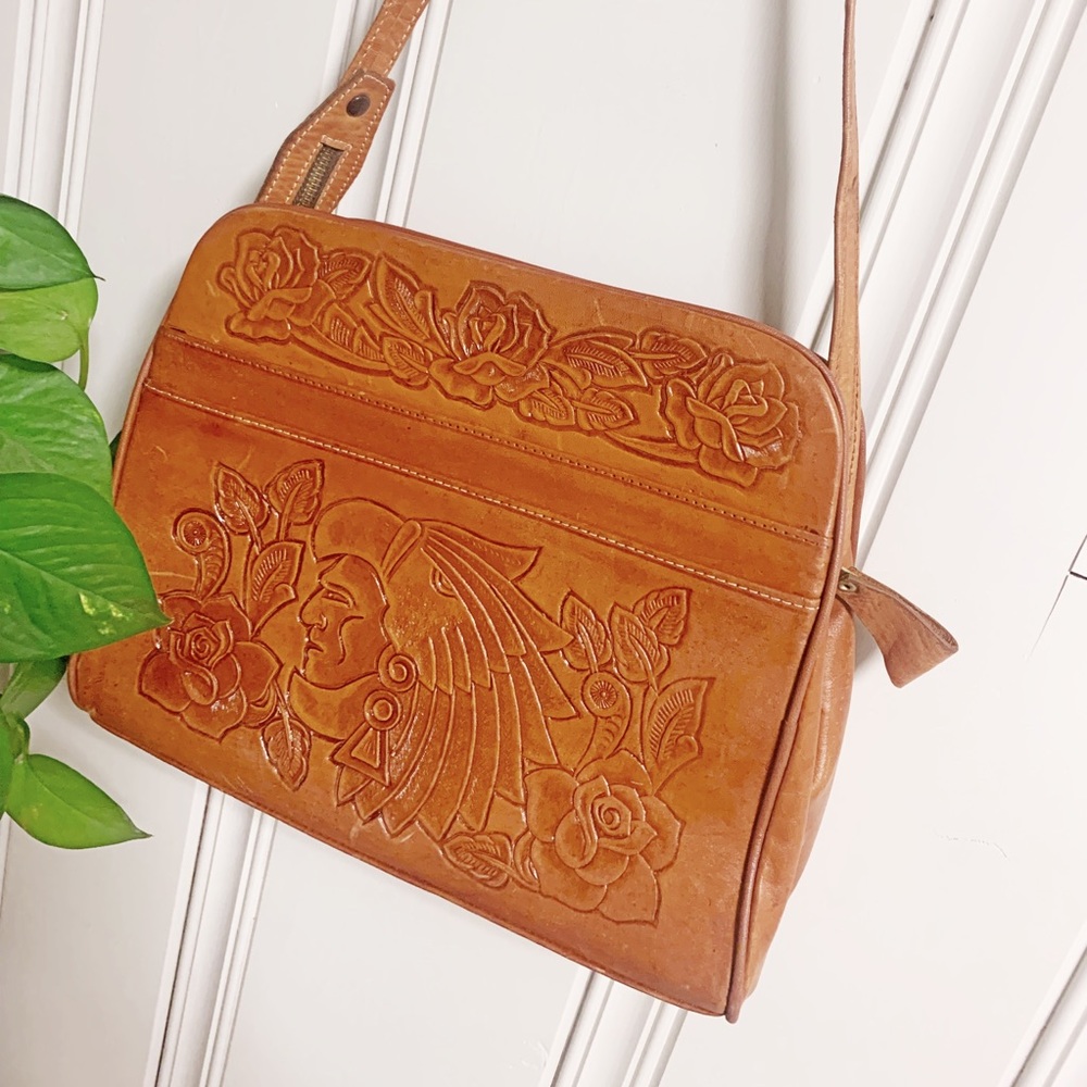 Vintage Hand Tooled Leather Mexican Purse